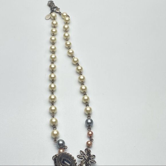 American Eagle AEO Pearl Rhinestone Pendant Necklace - Picture 9 of 9